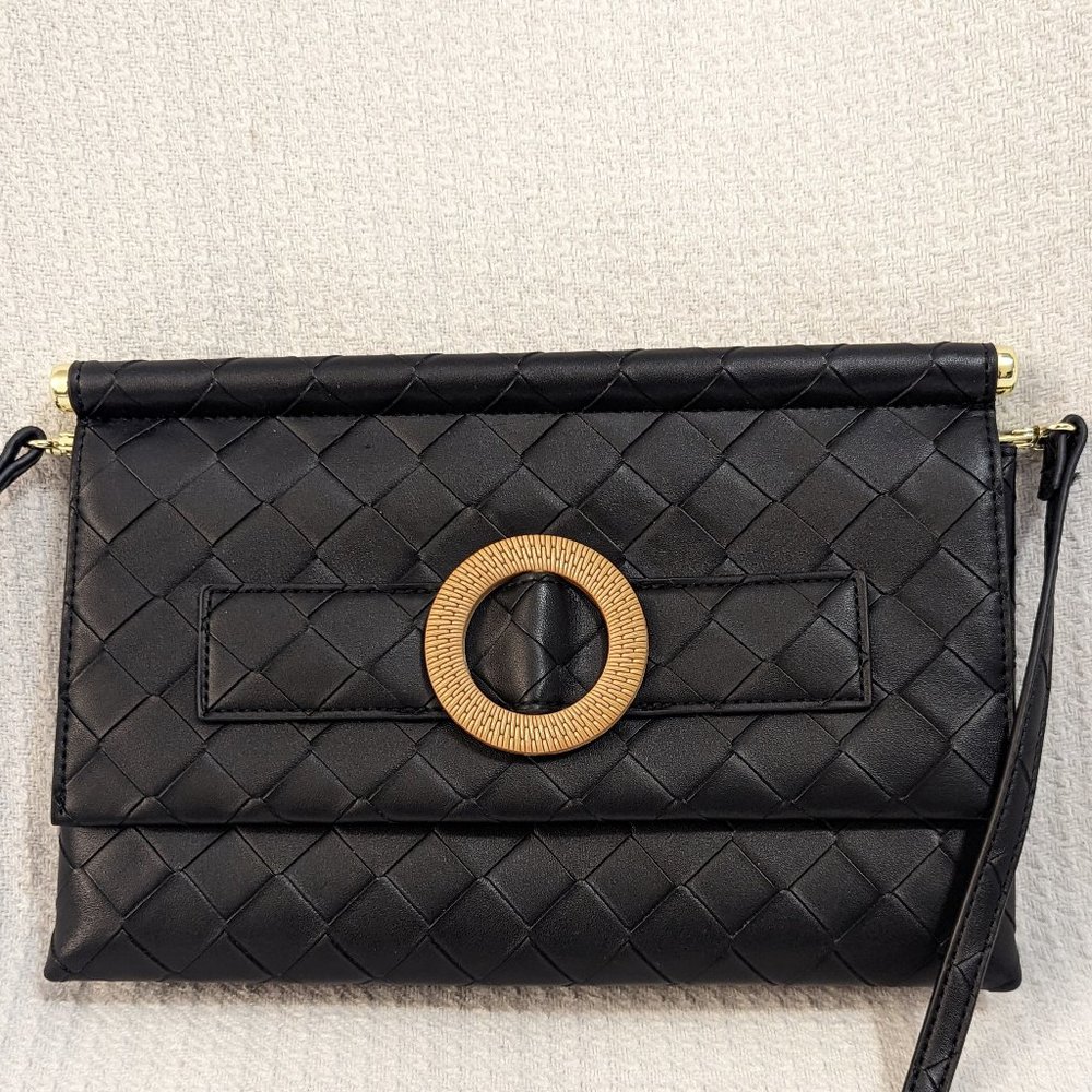 ✨ Steve Madden Black Crossbody Bag – Cross Weave Pattern & Faux Bamboo Accent ✨
